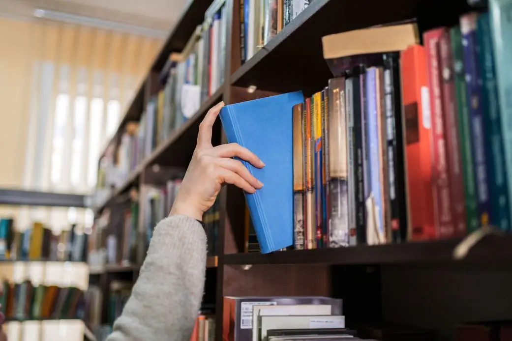 Knowledge resilience in the age of weaponised information